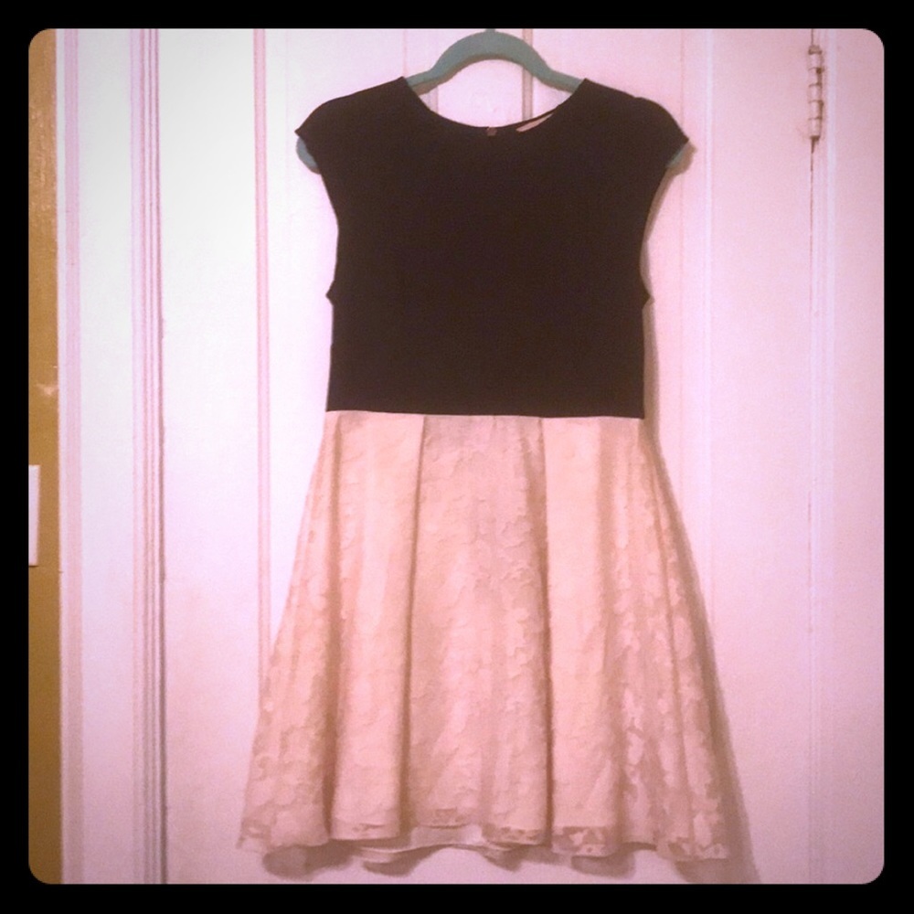 Beautiful Ted Baker textured 👗 dress. Size 3=8